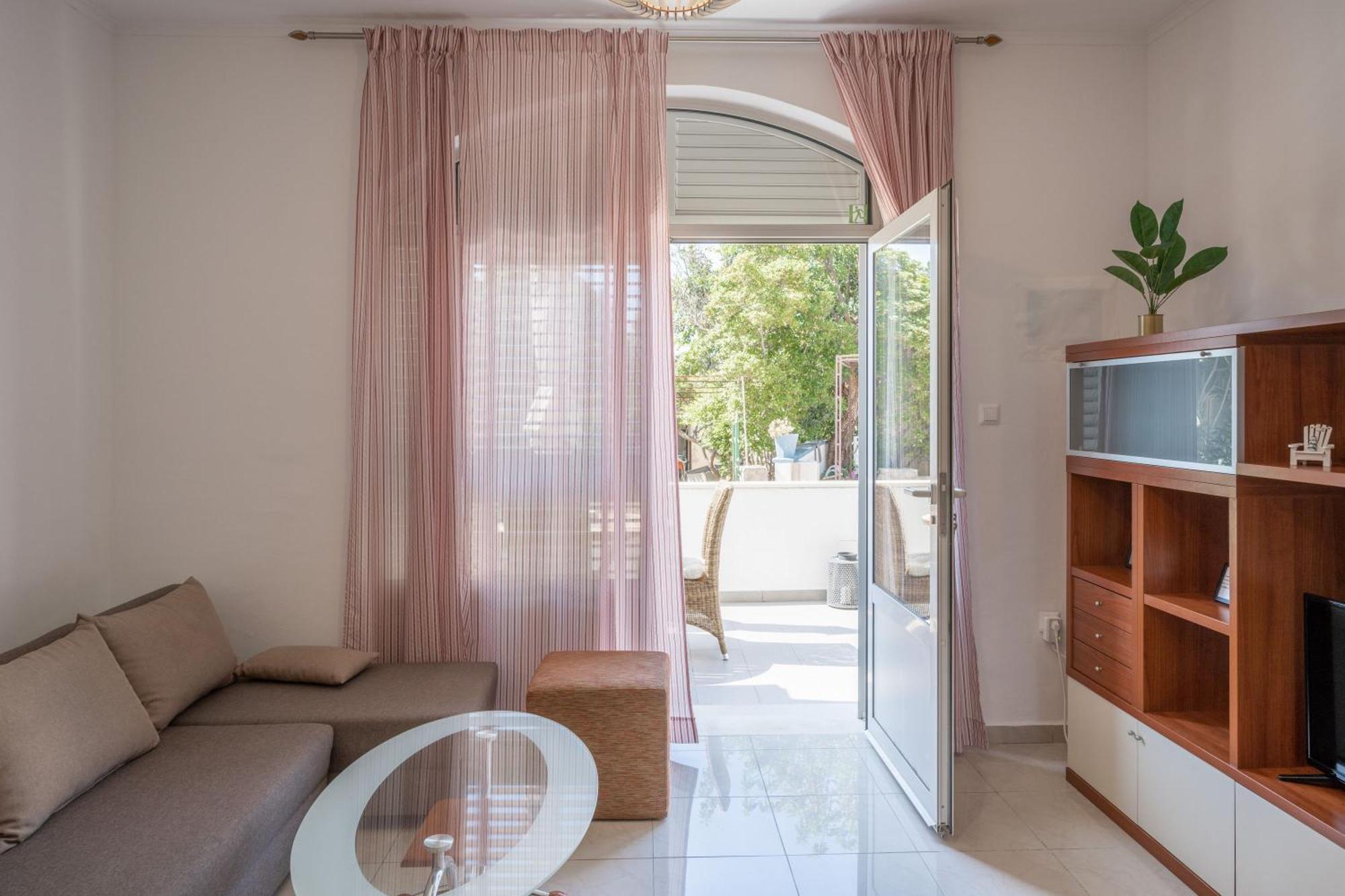 פריזבה Apartments K & N מראה חיצוני תמונה